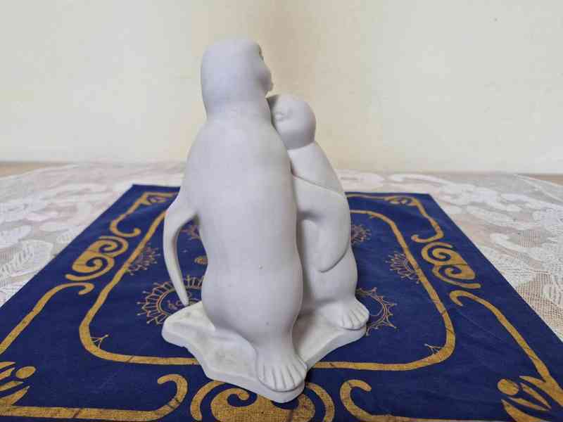 Hezká bílá Soška Tučňáci Bohemia Nová Role - foto 3