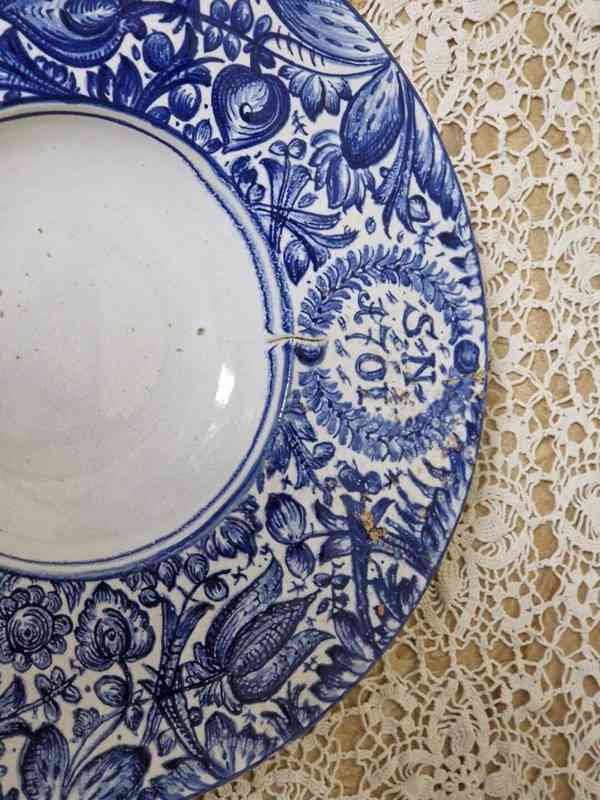 Krásný malovaný habánský keramický Talíř 1701 - foto 2