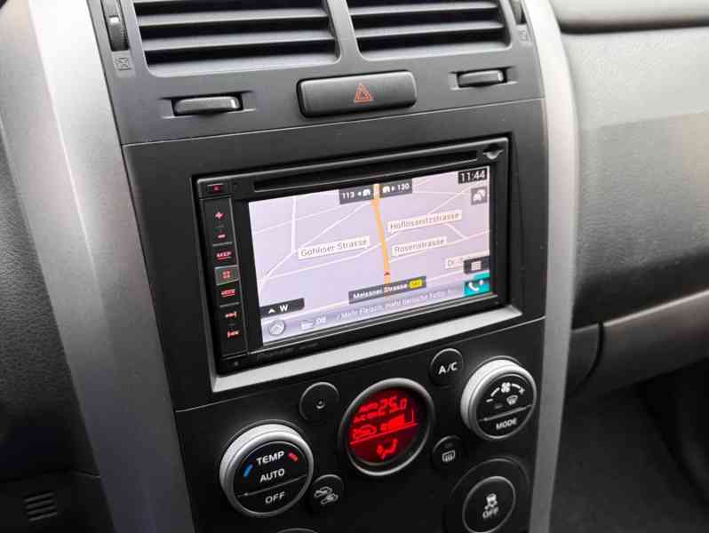 Suzuki Grand Vitarai 2,4i Comfort 122kw - foto 21