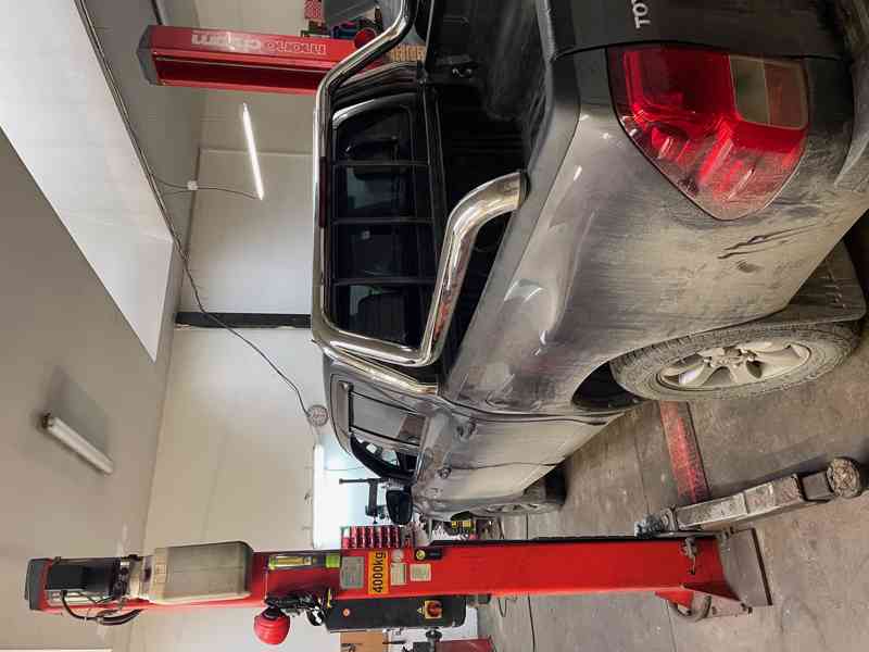 Prodám 2 sloupový zvedák značky Monochrom redline . - foto 2