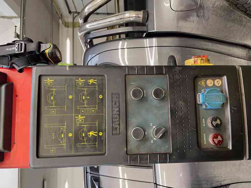 Prodám 2 sloupový zvedák značky Monochrom redline . - foto 5