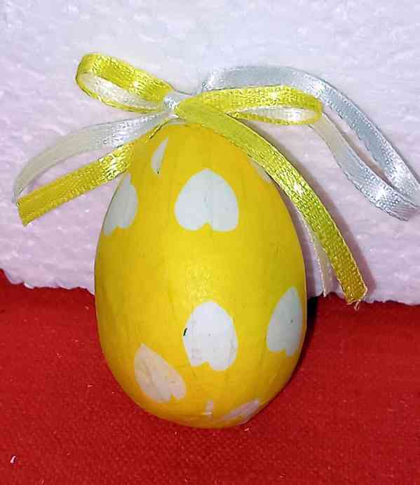 Velikonoční křepelčí vajíčko v kukuřičném košíku - foto 2