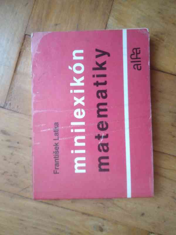 knihy - foto 6