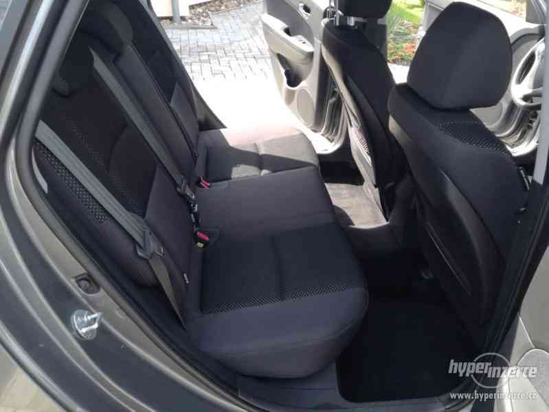Hyundai i30 CW 1,6 85kw, r.v. 2011 - 1.Majitel!! - foto 16