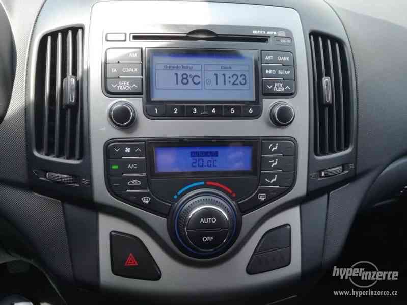 Hyundai i30 CW 1,6 85kw, r.v. 2011 - 1.Majitel!! - foto 17