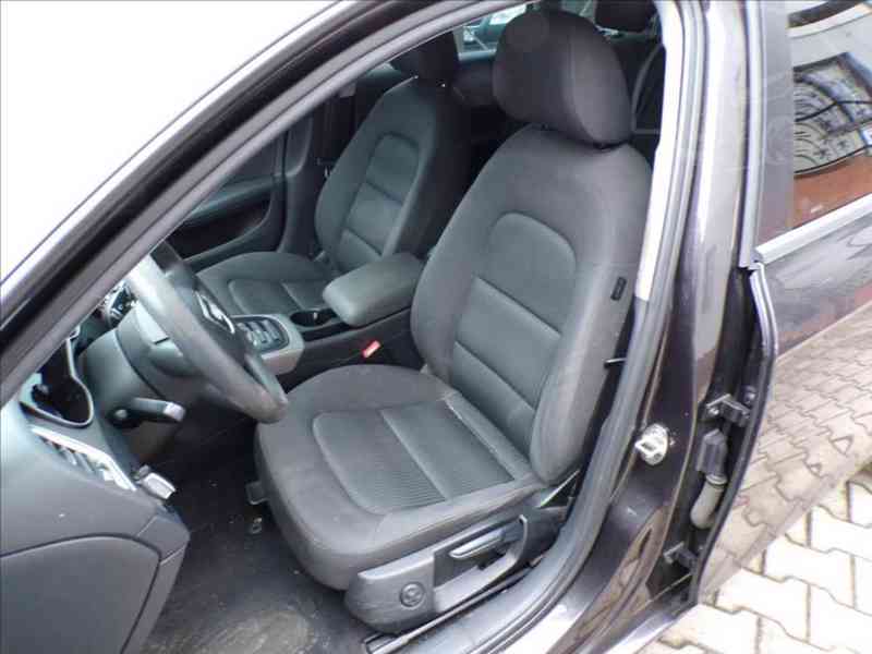 Audi A4 Avant 2,0 TDI - foto 8