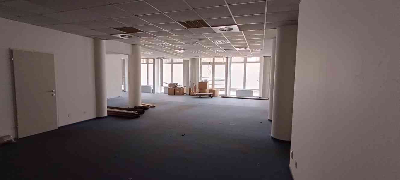 Prodejna 329 m2 - Praha 7 Holešovice. - foto 4