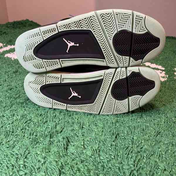 Prodam Nike Air Jordan 4 Retro Green Glow - foto 4
