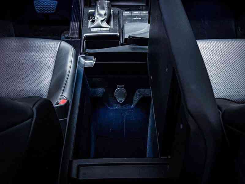 Lexus ES 300H exkluzivně - foto 21