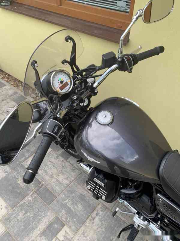 Moto Guzzi V9 Roamer - foto 11