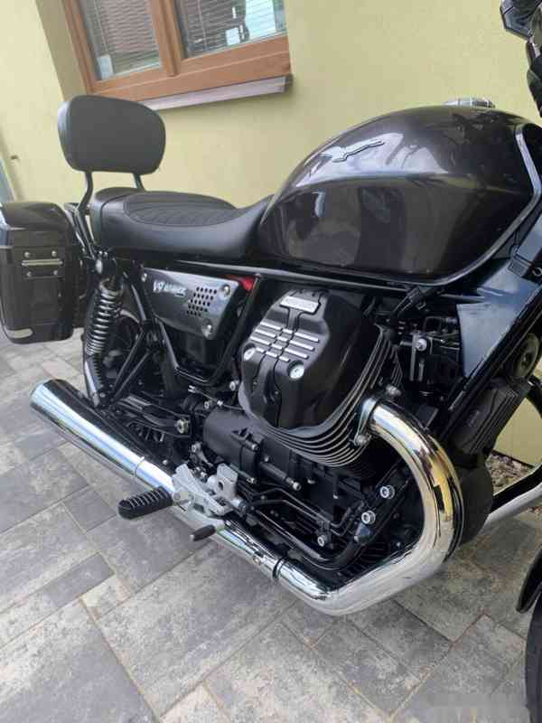 Moto Guzzi V9 Roamer - foto 4