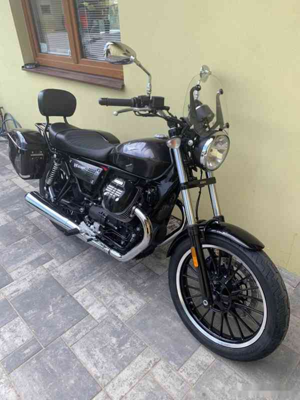 Moto Guzzi V9 Roamer - foto 2