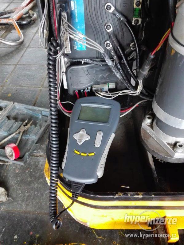 Servis paletových vozíků a manipulační techniky - foto 1