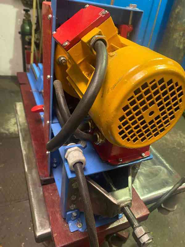 Soustruh na dřevo  - foto 11