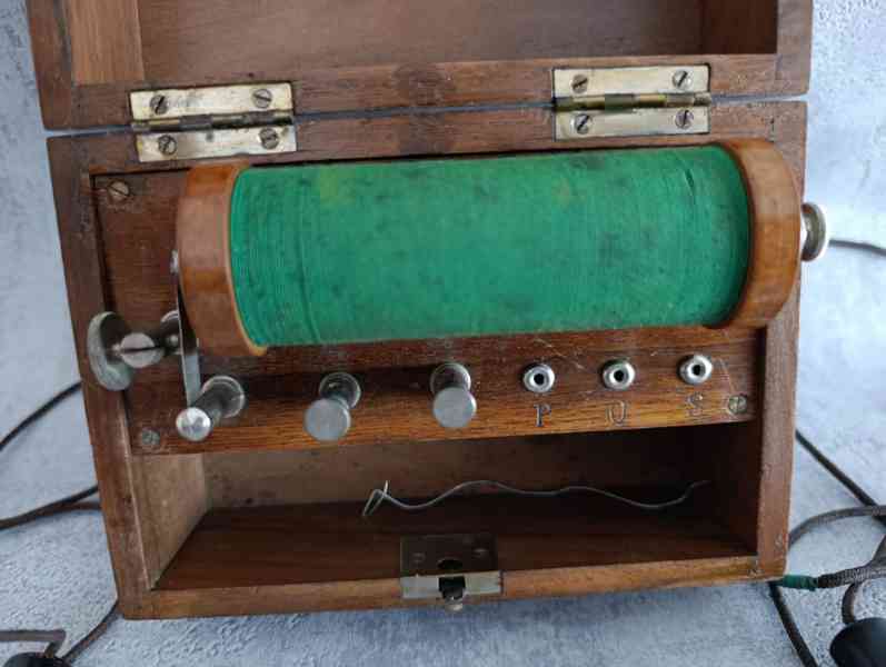Starožitný indukční přístroj elektroléčba okolo r. 1915-1920 - foto 6