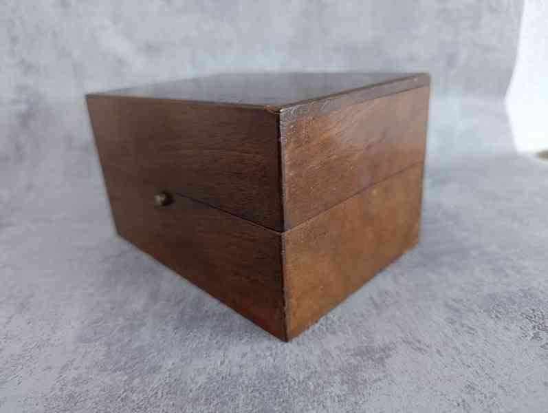 Starožitný indukční přístroj elektroléčba okolo r. 1915-1920 - foto 13