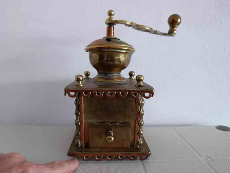 Starožitný indukční přístroj elektroléčba okolo r. 1915-1920 - foto 11