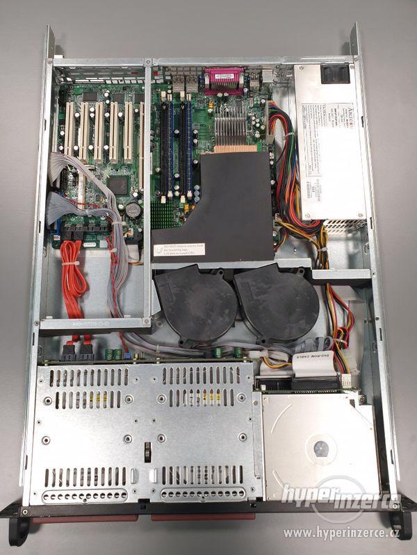 server Supermicro, P8SCT, Intel Pentium 4 3 GHz 1 Core