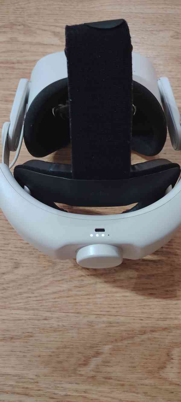 Oculus Quest 2/64GB/2x touch ovladač/+baterie a Kiwi doplňky - foto 2