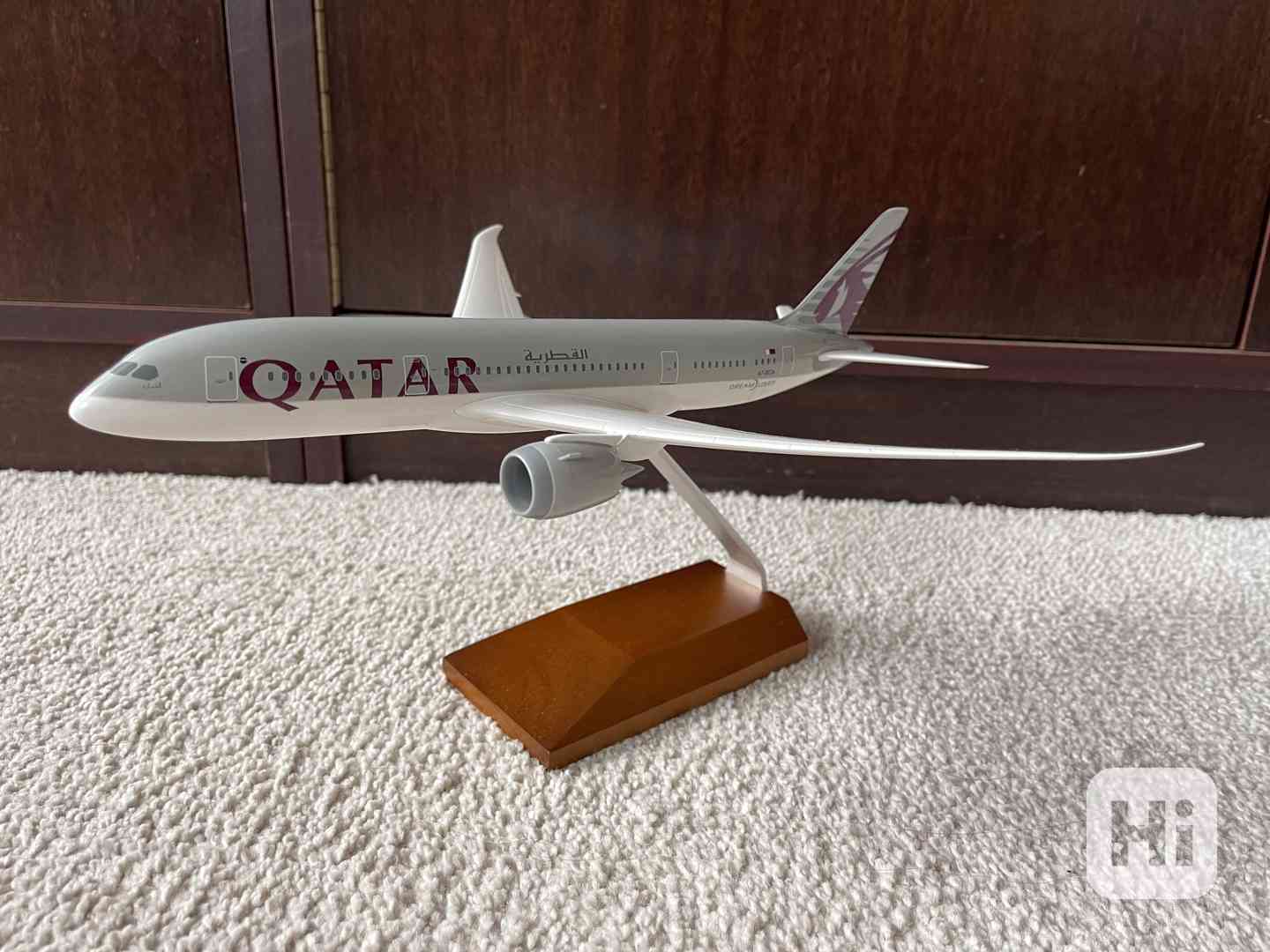Model letadla Boeing 787 Dreamliner A7-BCA Qatar Airways - foto 1