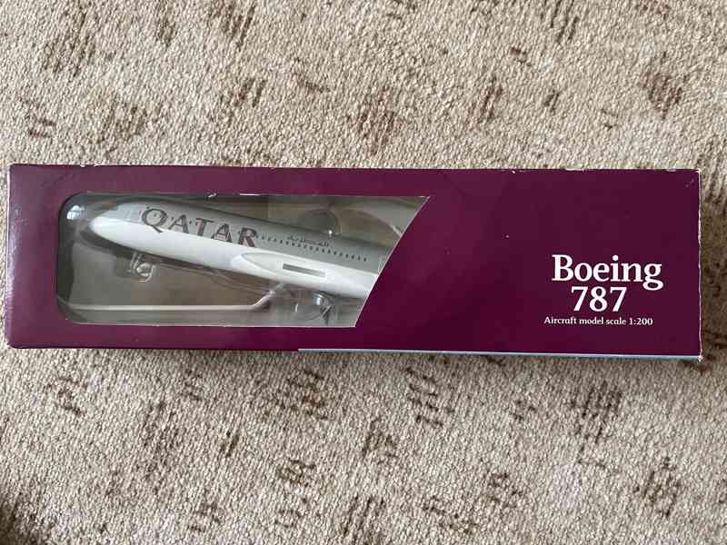 Model letadla Boeing 787 Dreamliner A7-BCA Qatar Airways - foto 7