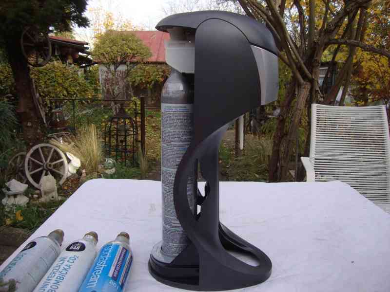 SodaStream Dynamo Black/Titan + 4x bombička CO2 funkční - foto 3