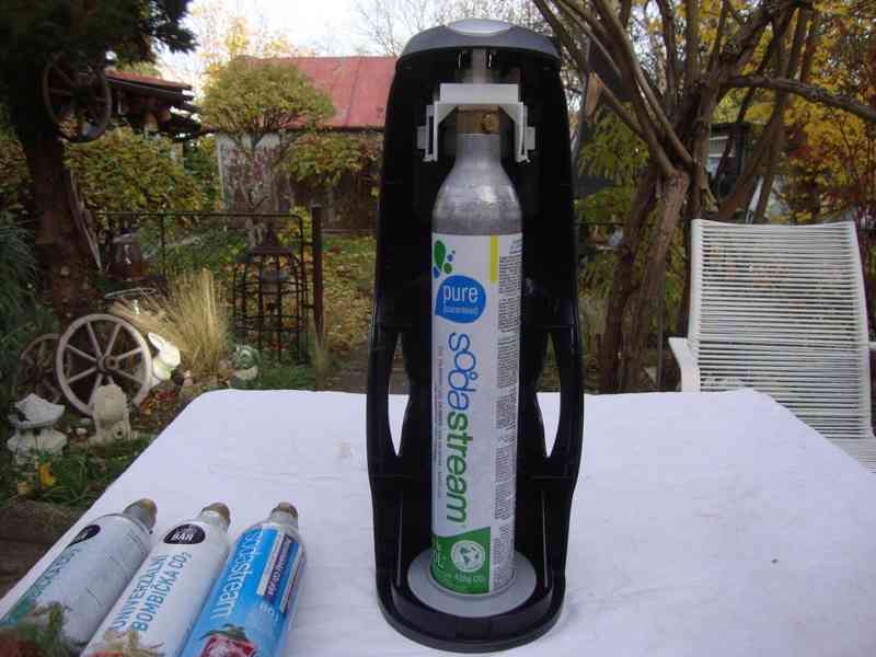 SodaStream Dynamo Black/Titan + 4x bombička CO2 funkční - foto 4