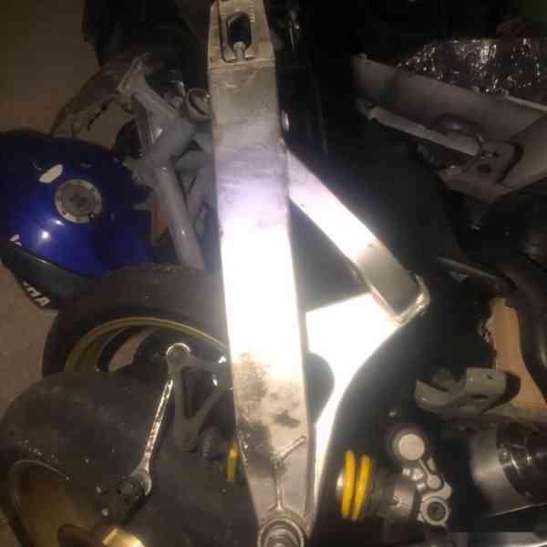 Yamaha r6 díly - foto 3