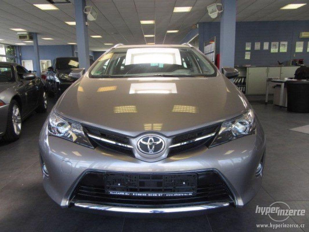 Toyota Auris Touring Sports 1.6 - foto 1