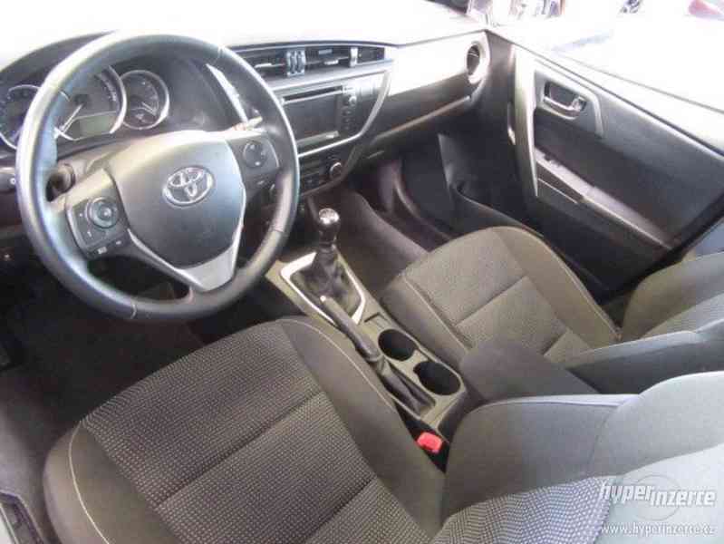Toyota Auris Touring Sports 1.6 - foto 10