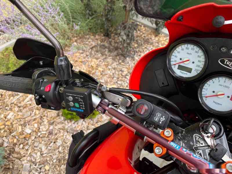 Triumph Tiger 955i - foto 11