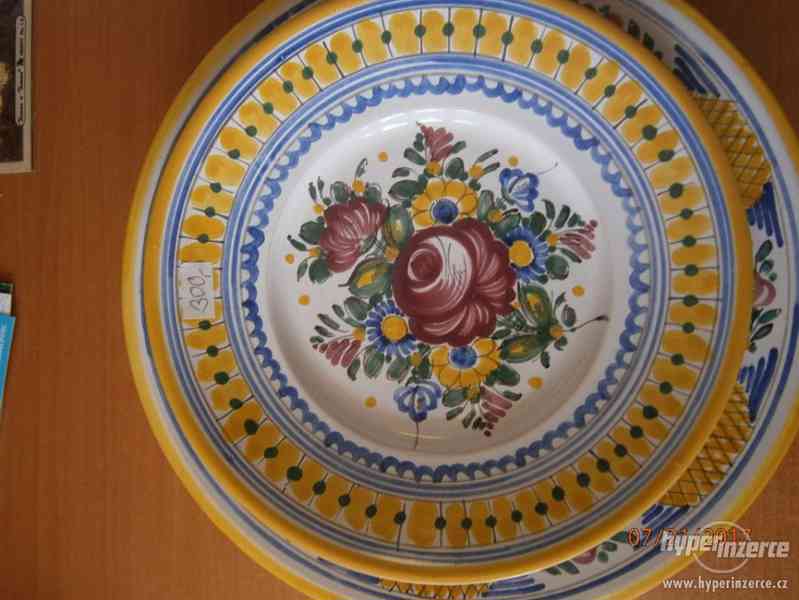 keramika talíř tupeský motiv, fajáns - foto 1