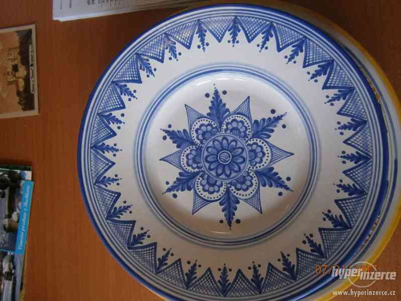 keramika talíř tupeský motiv, fajáns - foto 2