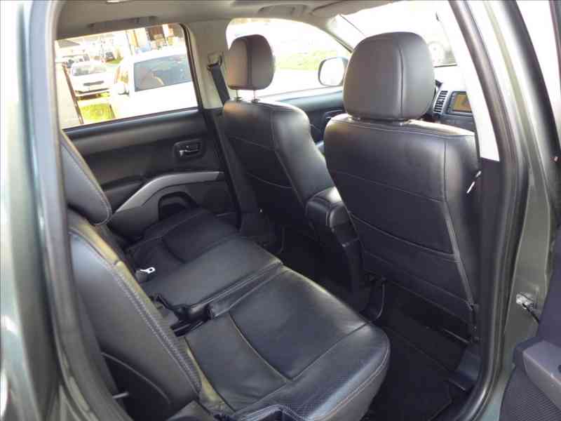 Citroën C-Crosser 2,2 HDI 4x4 EXCLUSIVE 7.MÍST - foto 9