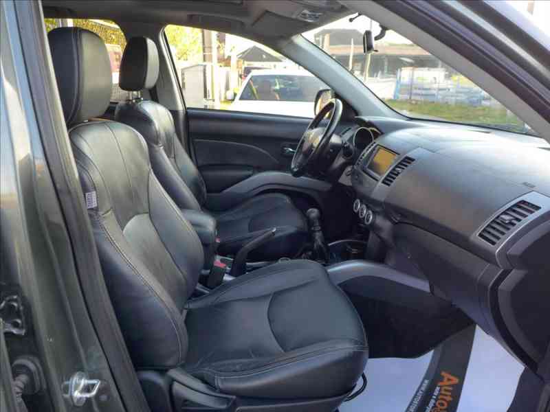 Citroën C-Crosser 2,2 HDI 4x4 EXCLUSIVE 7.MÍST - foto 10