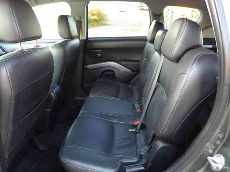 Citroën C-Crosser 2,2 HDI 4x4 EXCLUSIVE 7.MÍST - foto 6