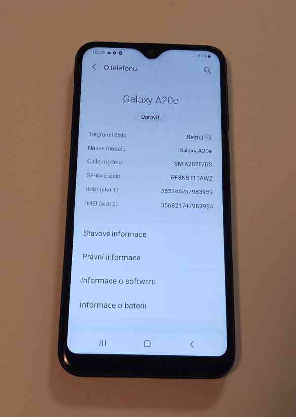 Mobilní telefon Samsung Galaxy A20e - foto 5