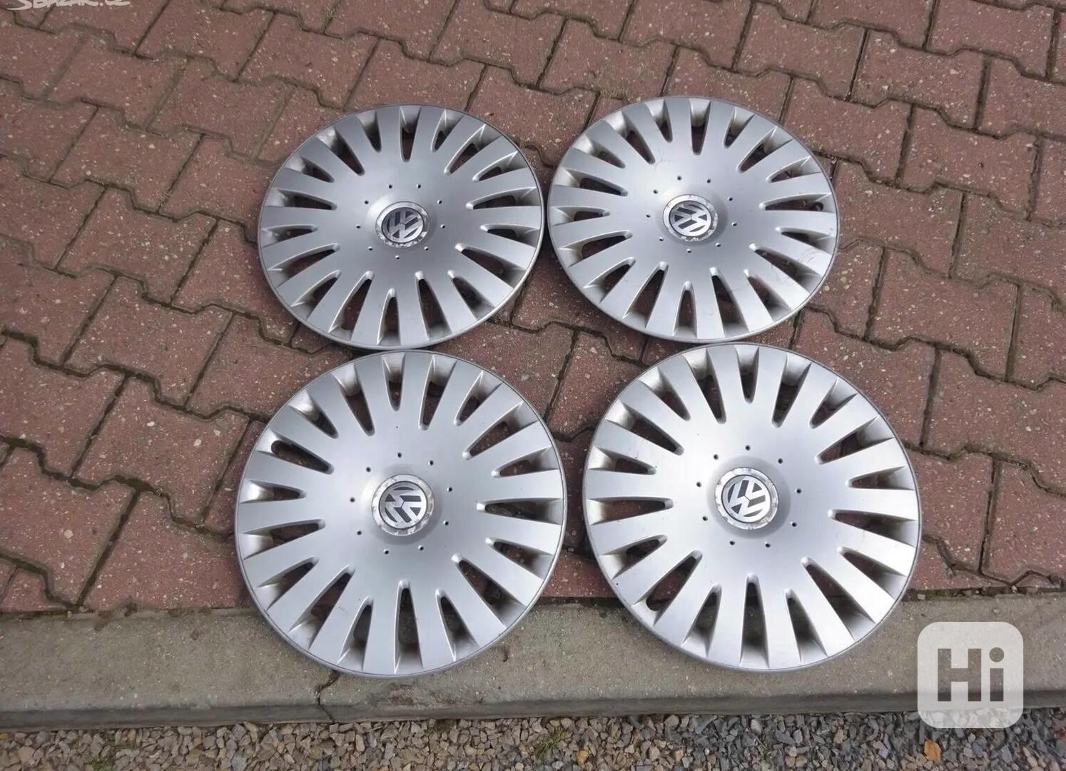 vw Passat Poklice kryty kol - foto 1