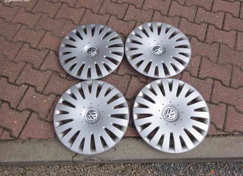 vw Passat Poklice kryty kol