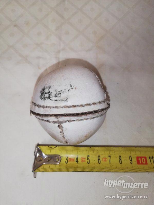 Kriketový míček s 2 ks granátů na hod do dálky - foto 2
