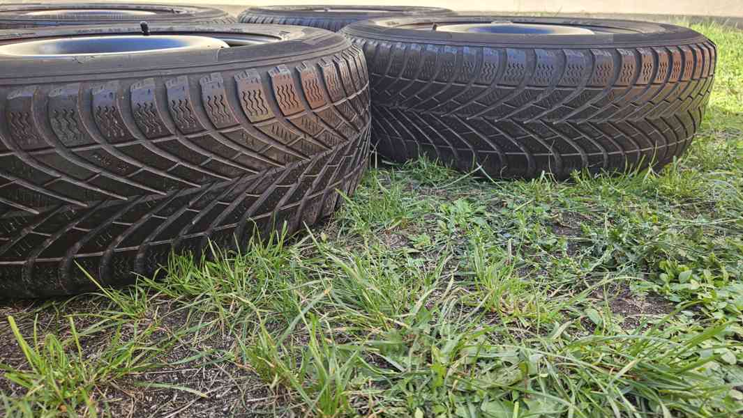 Škoda Octavia zimní pneumatiky 195/65 R15 disky 6Jx15 5x112  - foto 3