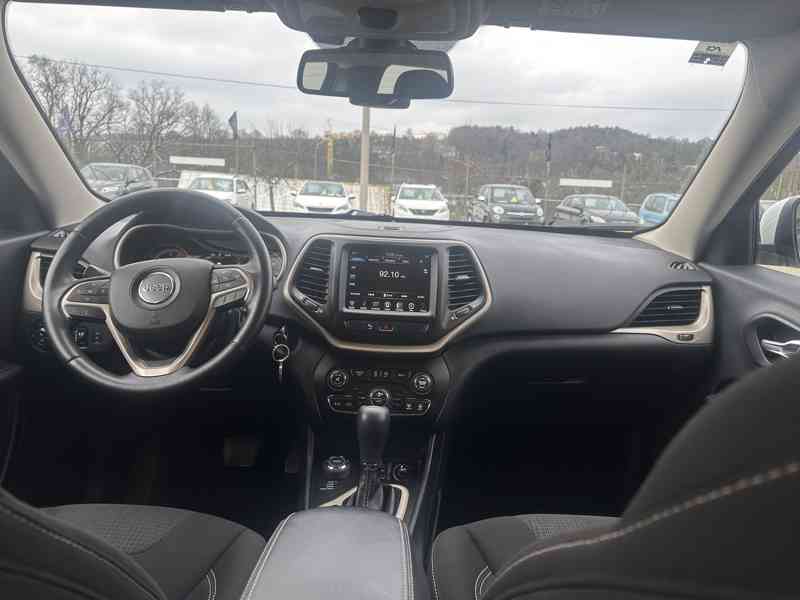 Jeep Cherokee 2.2CRD 4x4/136kW/1MAJ/TOP - foto 23