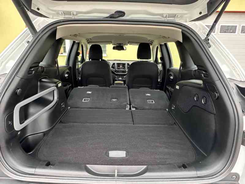 Jeep Cherokee 2.2CRD 4x4/136kW/1MAJ/TOP - foto 17