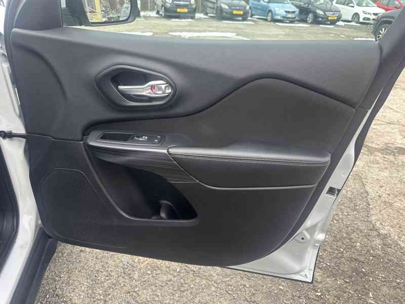 Jeep Cherokee 2.2CRD 4x4/136kW/1MAJ/TOP - foto 21