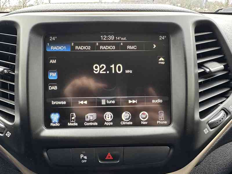 Jeep Cherokee 2.2CRD 4x4/136kW/1MAJ/TOP - foto 29