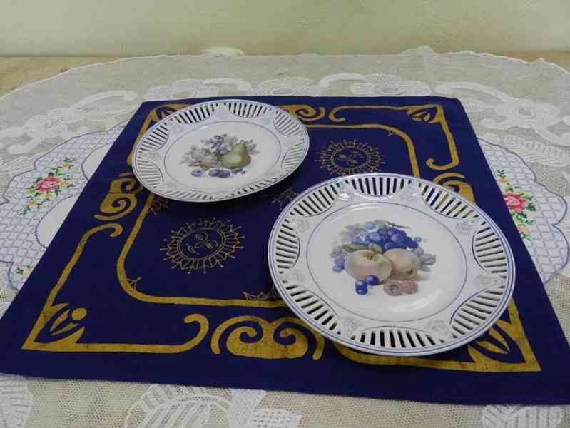 Krásné staré dekorační Talíře Ovoce