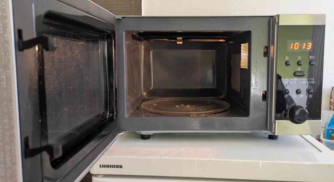 Mikrovlnná trouba ELECTROLUX EMS20300OX - foto 2