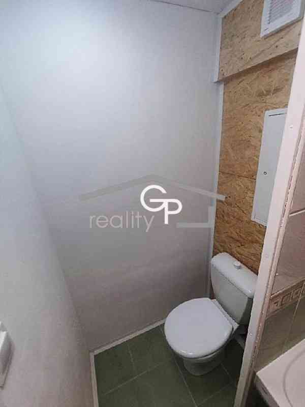 Pronájem 1+1 s fr. oknem, ul. Mánesova, Č. Budějovice - foto 6