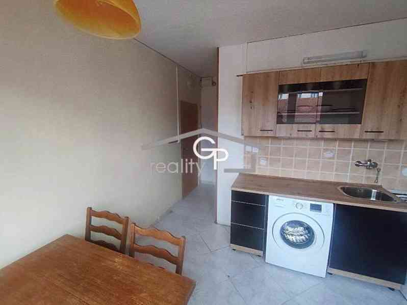 Pronájem 1+1 s fr. oknem, ul. Mánesova, Č. Budějovice - foto 3