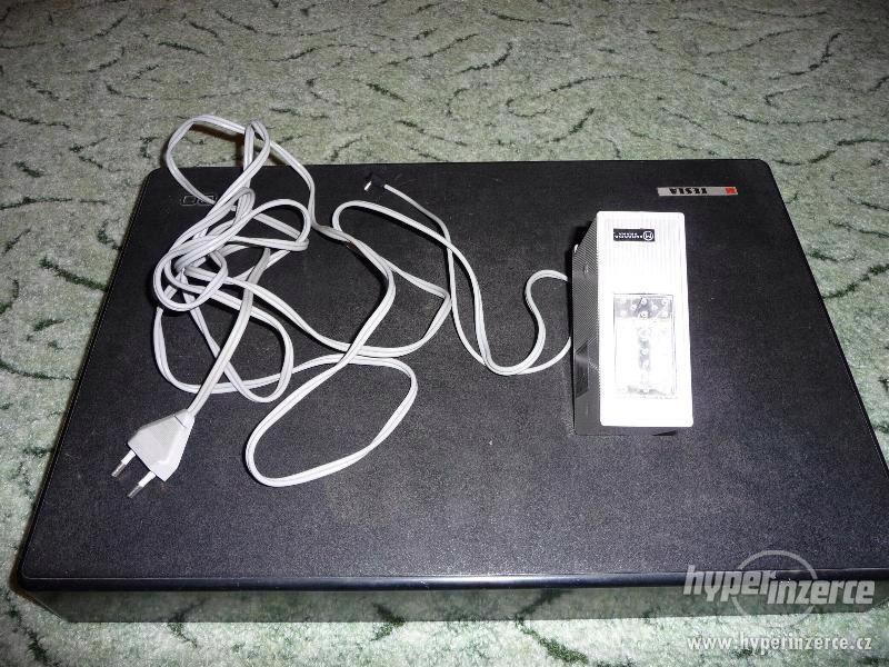Síťový elektronický fotoblesk SB-235 - foto 1